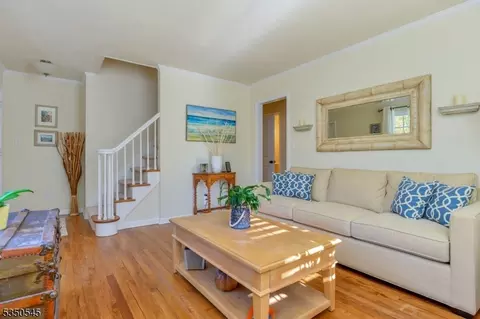 70 Maple Ave, Berkeley Heights, NJ 07922 photo 5