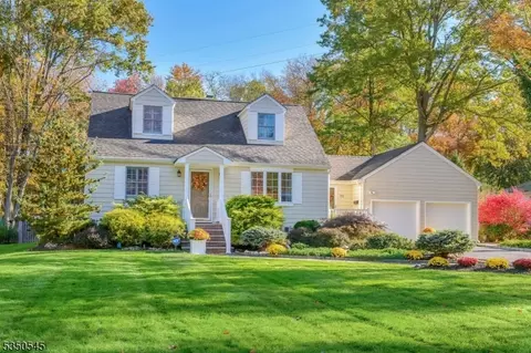 70 Maple Ave, Berkeley Heights, NJ 07922 photo 2