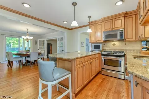 70 Maple Ave, Berkeley Heights, NJ 07922 photo 6