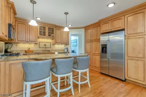70 Maple Ave, Berkeley Heights, NJ 07922 photo 7