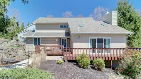 8 Catherine Ter, Byram Twp, NJ 07821