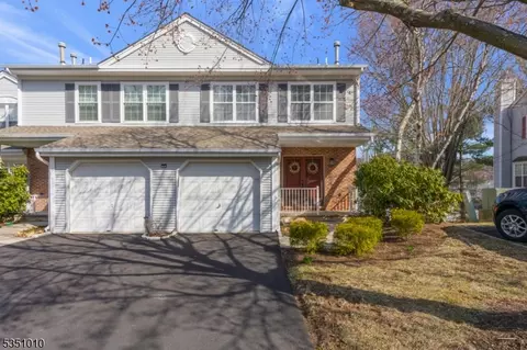 34 Hickory Way, Mount Arlington, NJ 07856