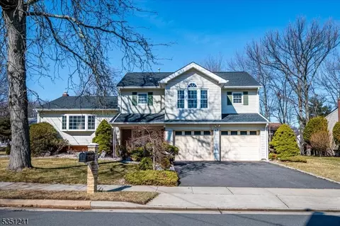 47 Lynnwood Rd, Edison, NJ 08820