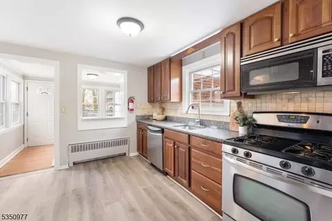 334 Hillcrest Ave, Plainfield, NJ 07062 photo 6