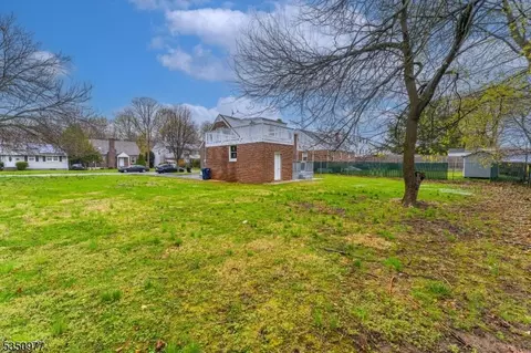 334 Hillcrest Ave, Plainfield, NJ 07062 photo 25