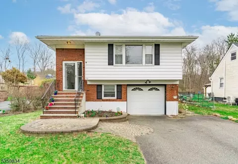 23 River Rd, Stanhope, NJ 07874
