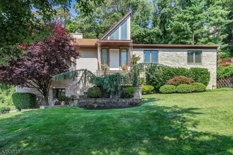 14 Underwood Dr, West Orange, NJ 07052