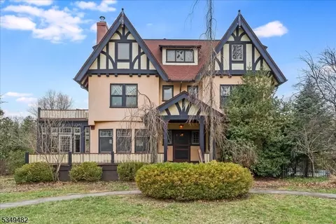 2 Russell Ter, Montclair, NJ 07042