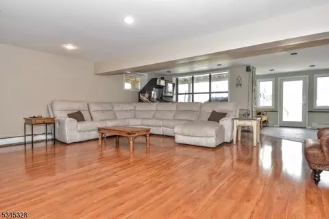 457 Laurel Ln, Kinnelon, NJ 07405 photo 28
