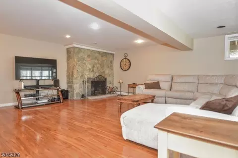 457 Laurel Ln, Kinnelon, NJ 07405 photo 30