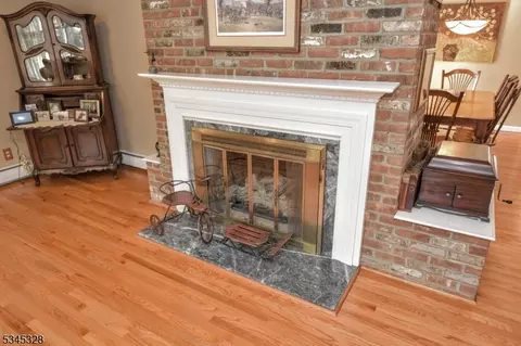 457 Laurel Ln, Kinnelon, NJ 07405 photo 5