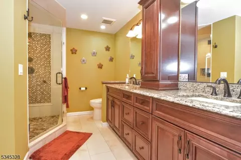 457 Laurel Ln, Kinnelon, NJ 07405 photo 20