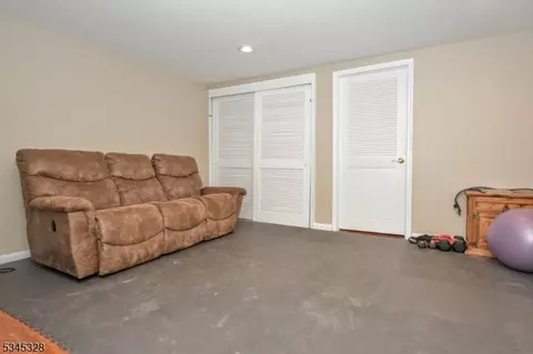 457 Laurel Ln, Kinnelon, NJ 07405 photo 33