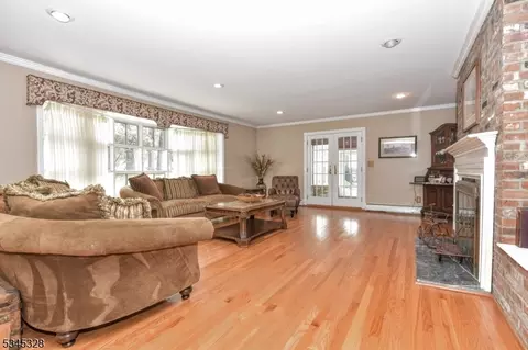 457 Laurel Ln, Kinnelon, NJ 07405 photo 6