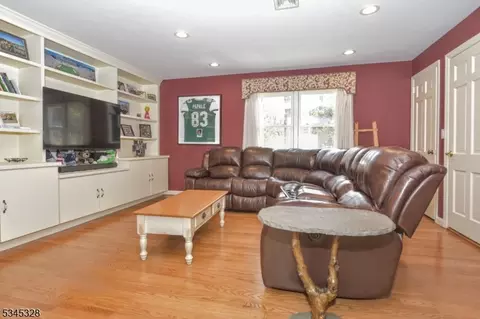 457 Laurel Ln, Kinnelon, NJ 07405 photo 16