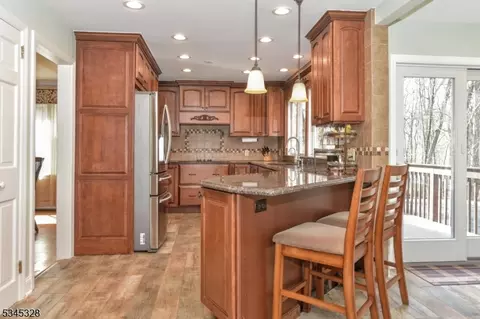 457 Laurel Ln, Kinnelon, NJ 07405 photo 12