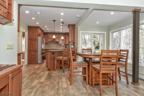 457 Laurel Ln, Kinnelon, NJ 07405 photo 13