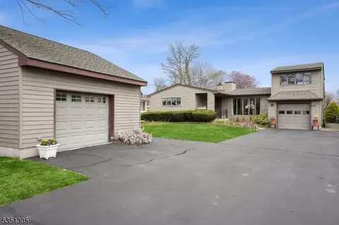 12 Benedict Dr, Lake Hopatcong, NJ 07849