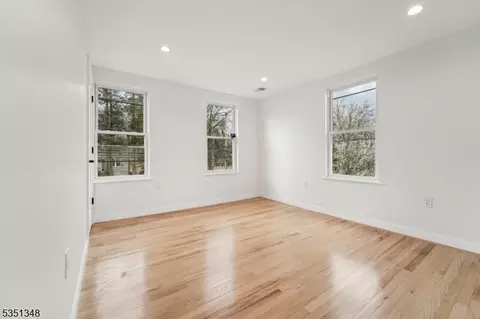 295 Ratzer Rd, Wayne, NJ 07470 photo 21
