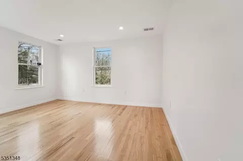 295 Ratzer Rd, Wayne, NJ 07470 photo 22