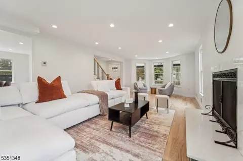 295 Ratzer Rd, Wayne, NJ 07470 photo 8