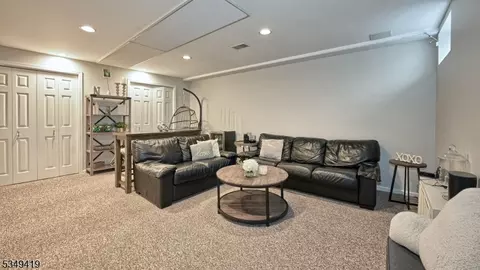 111 Warbler Dr, Wayne, NJ 07470 photo 25