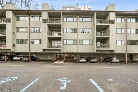 61 Mt Kemble Ave402 #402, Morristown, NJ 07960