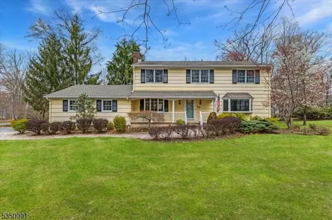 33 Hillcrest Rd, Martinsville, NJ 08836
