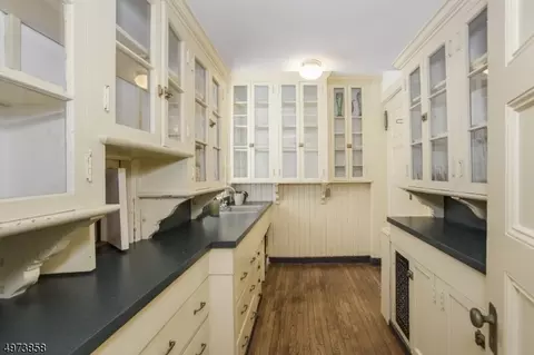 500 Berkeley Ave, City Of Orange, NJ 07050 photo 12