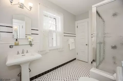 500 Berkeley Ave, City Of Orange, NJ 07050 photo 22