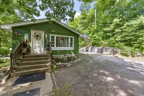 11 Babtown Rd, Sussex, NJ 07461