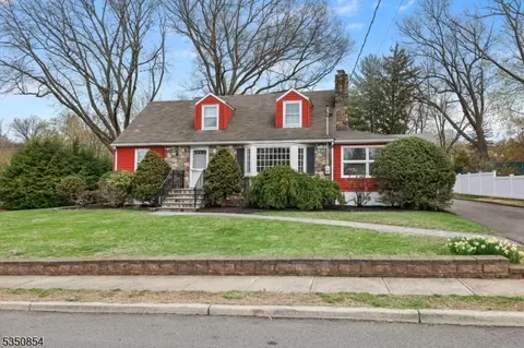 34 Garret Pl, Midland Park, NJ 07432