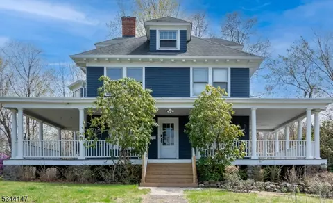 144 Passaic Ave, Roseland, NJ 07068