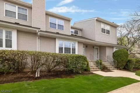 192 Driscoll Ct, Somerset, NJ 08873