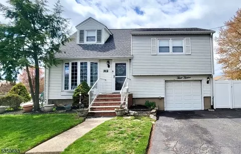 312 Mola Blvd, Elmwood Park Boro, NJ 07026