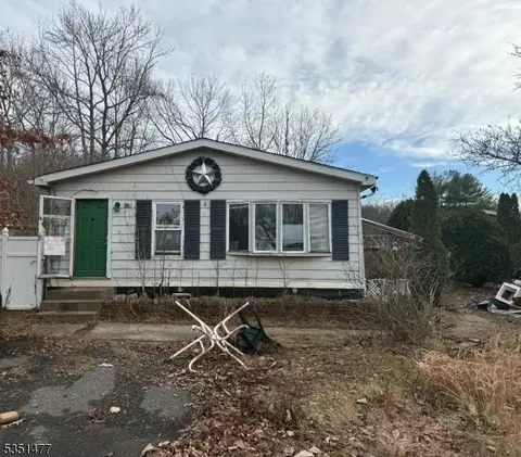 49 Deer Way, Manalapan, NJ 07726