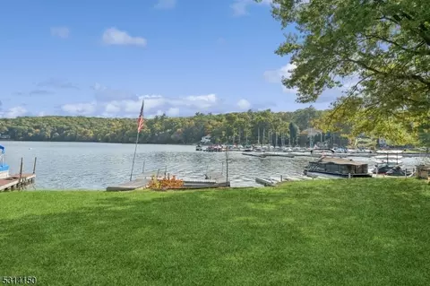 1902 Greenwood Lake Tpke, Hewitt, NJ 07421