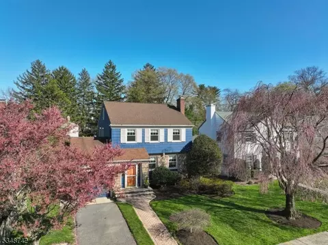 4 Stonehenge Rd, Montclair, NJ 07043