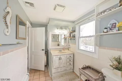43 Alps Rd, Wayne, NJ 07470 photo 21