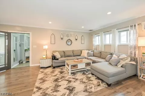 43 Alps Rd, Wayne, NJ 07470 photo 4