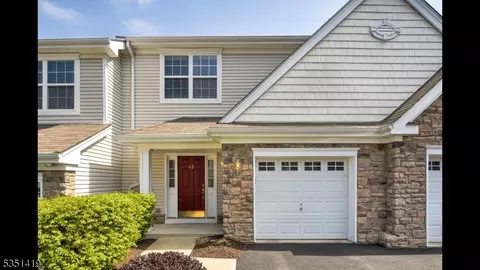 28 Black Bear Ct, Hamburg, NJ 07419