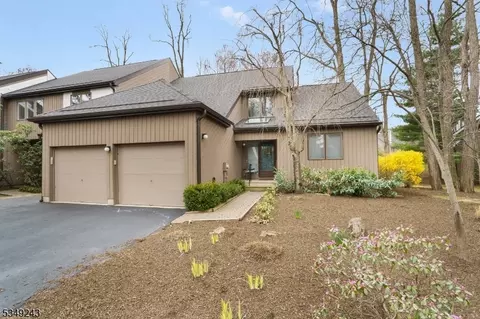 1 Thomas Trl #1, Morristown, NJ 07960