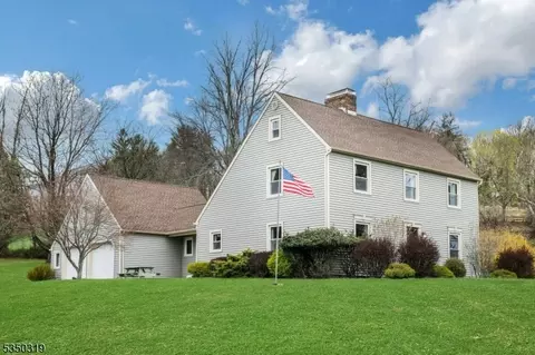 7 Frog Hollow Rd, Califon, NJ 07830