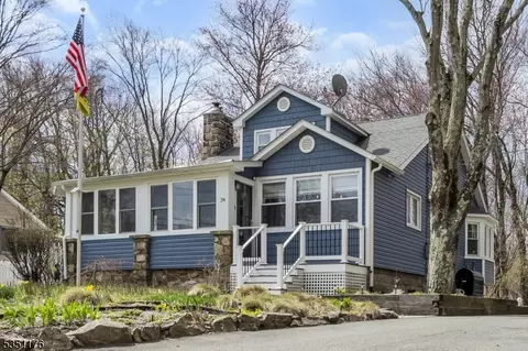 34 Highland Ave, Stanhope, NJ 07874
