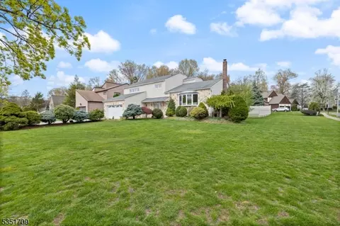 7 Anita Dr, East Hanover, NJ 07936
