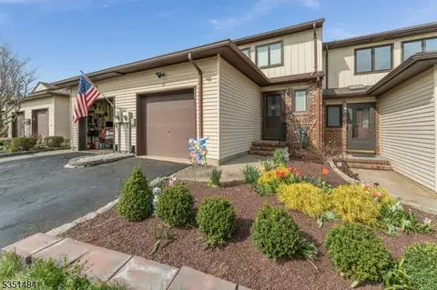 11 Saxonney Cir, Flemington, NJ 08822