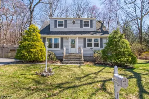 144 Papscoe Rd, Hewitt, NJ 07421