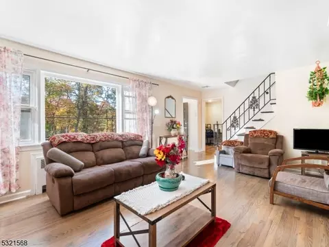 469 Lake St, Newark, NJ 07104