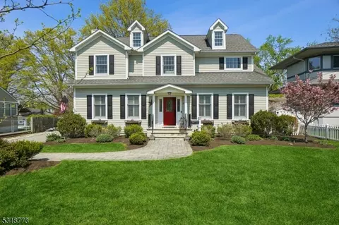 8 Buckingham Dr, Madison, NJ 07940