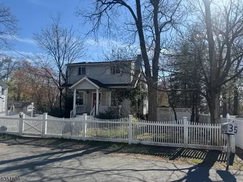 35 Minns Ave, Wayne, NJ 07470